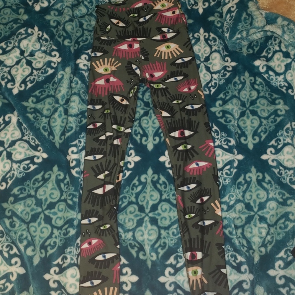 Eyeball patterned leggings